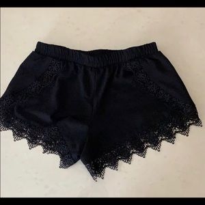 🎀 3/$20 Black eyelet detail shorts - Size M
